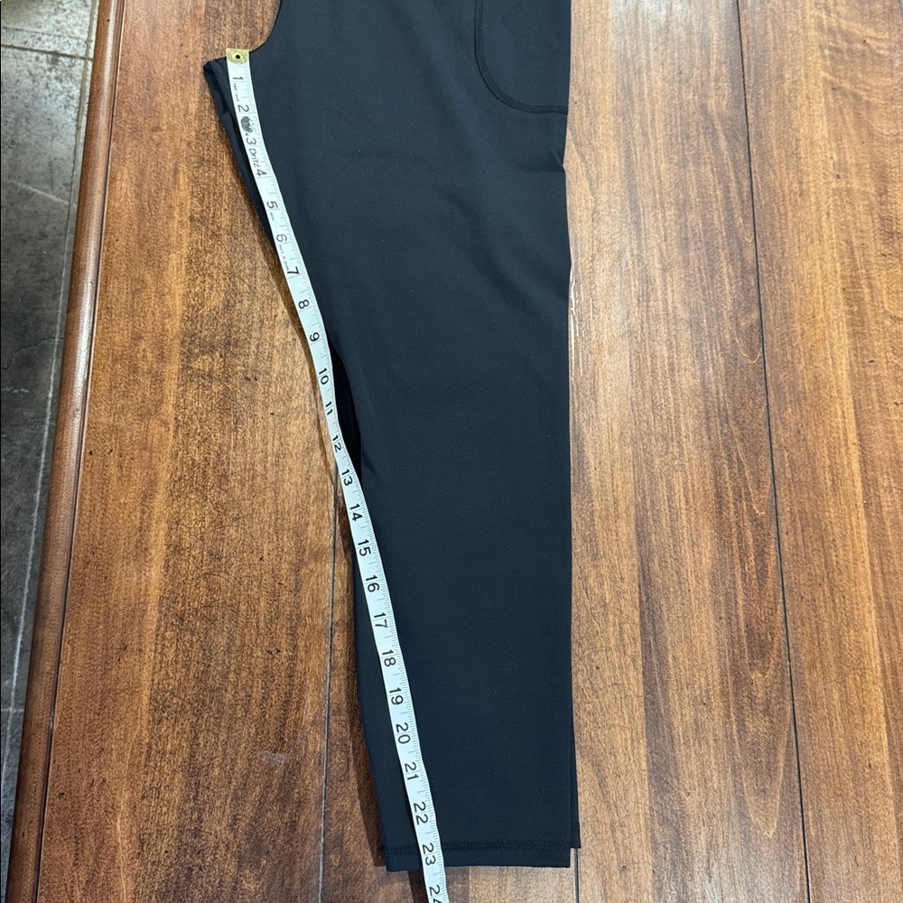 Women’s Under Armour Black Leggings - Picture 8 of 8